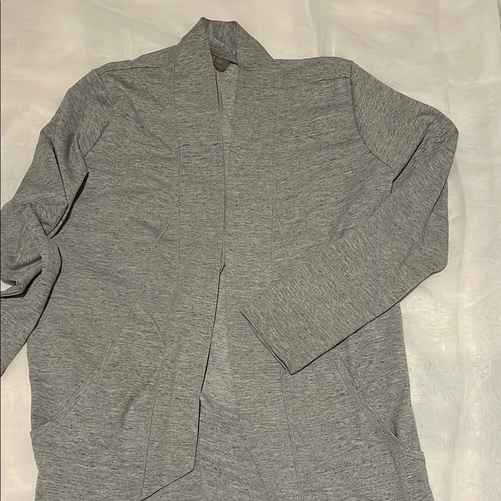 💕3/$15💕 Women’s Gray Jersey Knit Sweater